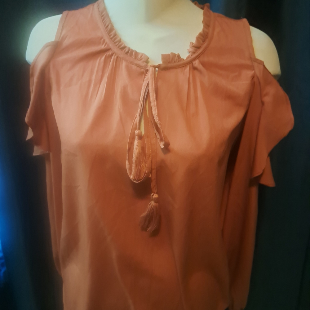 Kensie Rust Cold-Shoulder Ruffle Blouse - Picture 2 of 4